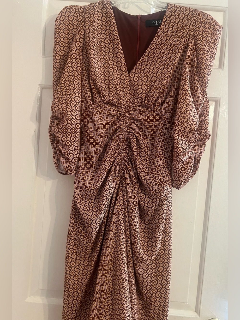 O.P.T Ruched V-Neck Midi Dress Brown Geometric sts ruched chic albini preppy
